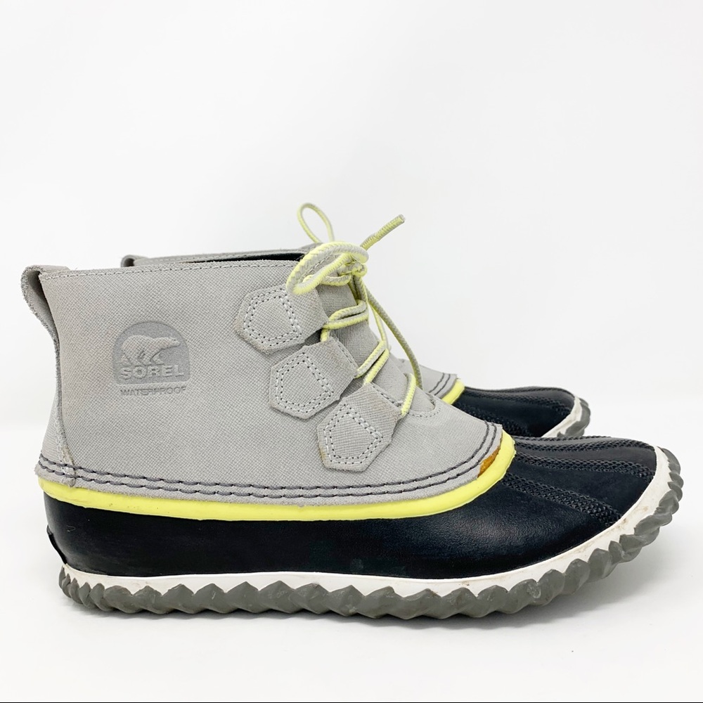 Sorel Out N About Leather Duck Boots Sz 8.5